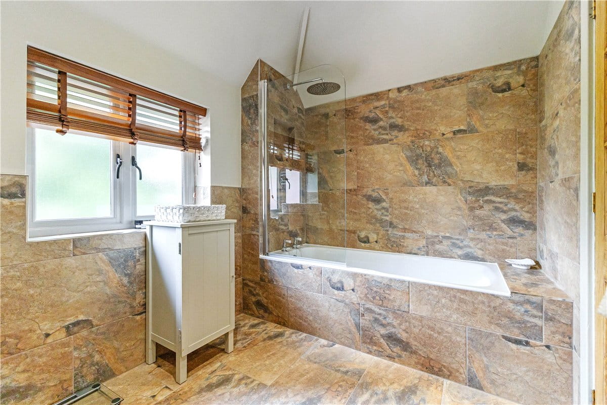 6 bedroom house, Hyde Lane, Marlborough SN8 - Available