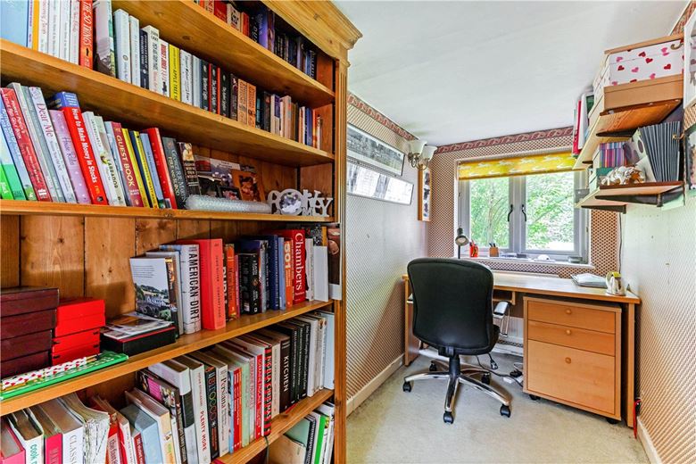 6 bedroom house, Hyde Lane, Marlborough SN8 - Available