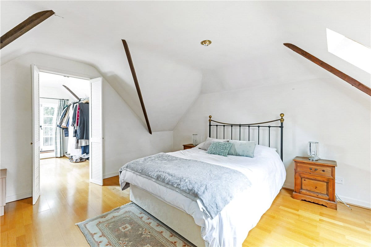 6 bedroom house, Hyde Lane, Marlborough SN8 - Available