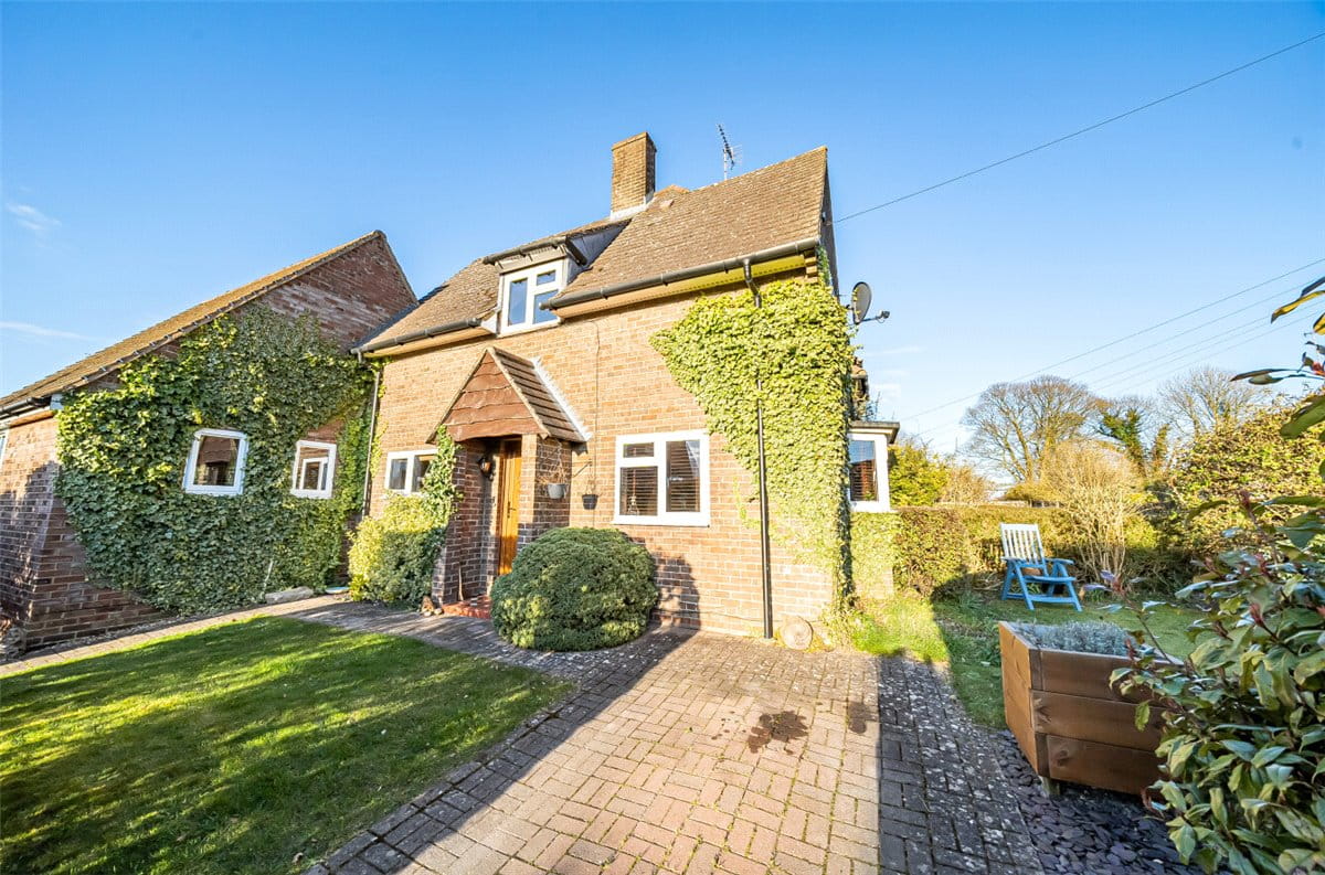 3 bedroom cottage, Trusloe Cottages, Avebury Trusloe SN8 - Available