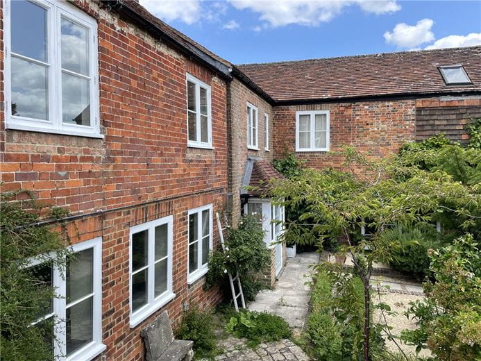3 bedroom house, Kingsbury Street, Marlborough SN8 - Available