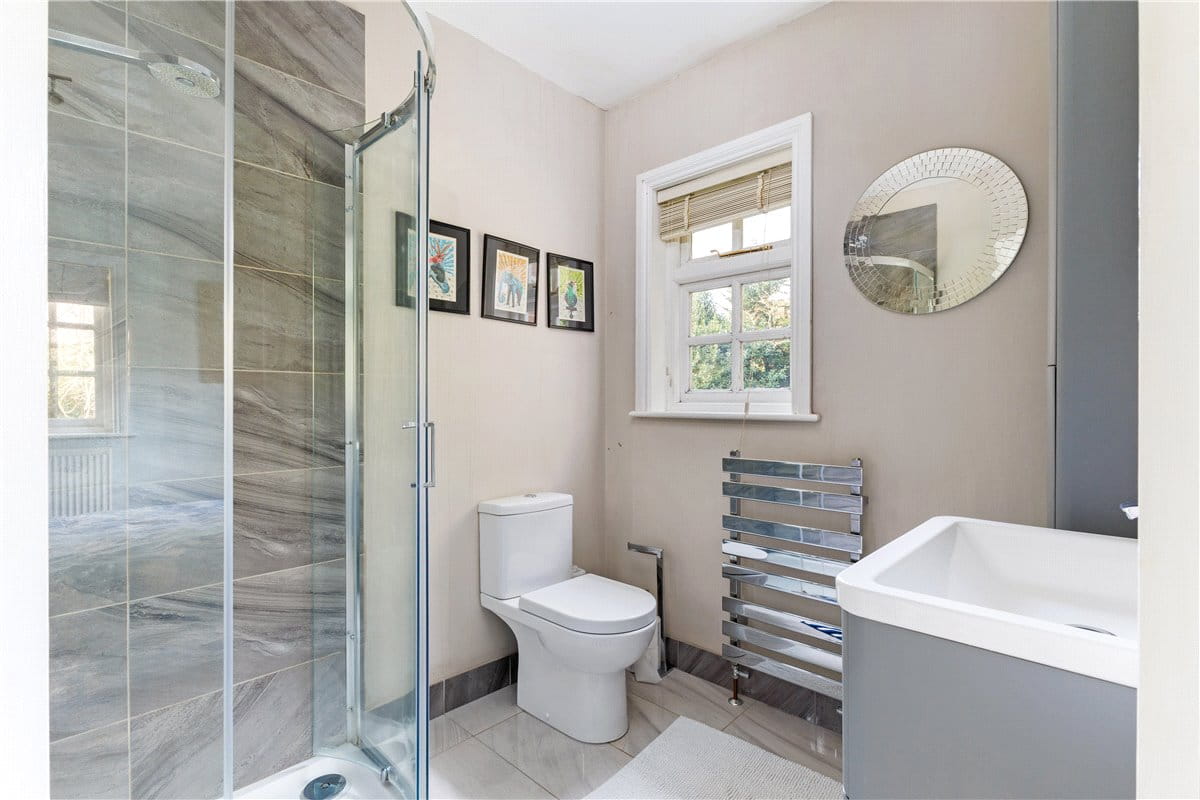 5 bedroom house, Bath Road, Marlborough SN8 - Available