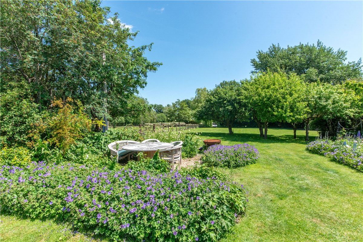 4 bedroom house, Lower Fyfield, Marlborough SN8 - Available