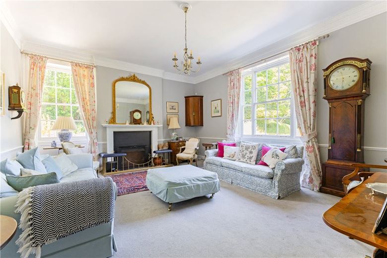 8 bedroom house, Hodson Road, Chiseldon SN4 - Available