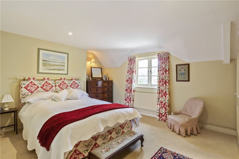 5 bedroom house, The Street, Marden SN10 - Available