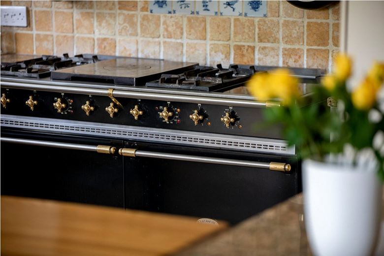 6 bedroom house, Milton Lilbourne, Pewsey SN9 - Available