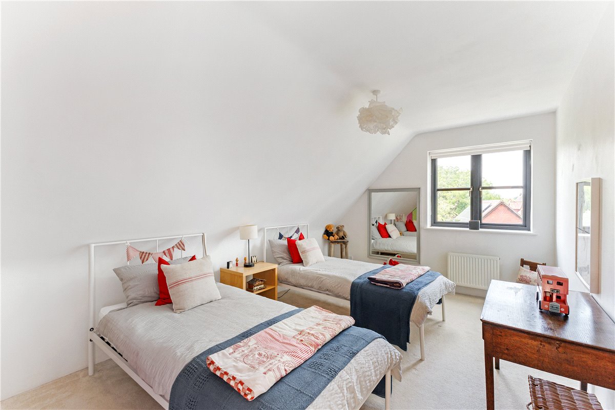 3 bedroom house, Lockeridge, Marlborough SN8 - Sold STC