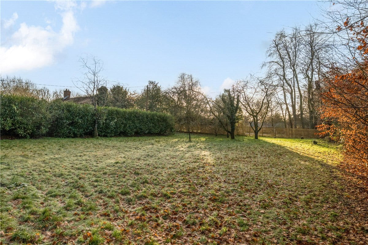 3 bedroom house, Westcourt, Burbage SN8 - Available