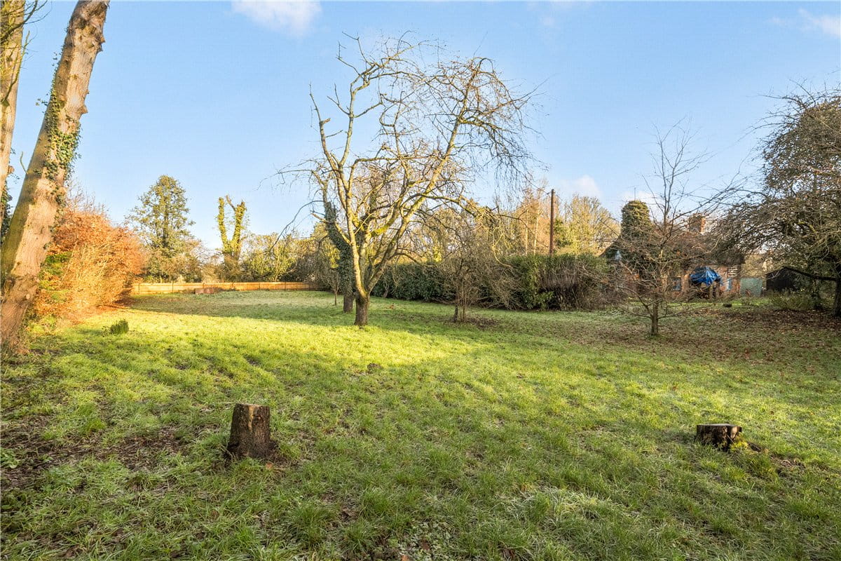 3 bedroom house, Westcourt, Burbage SN8 - Available