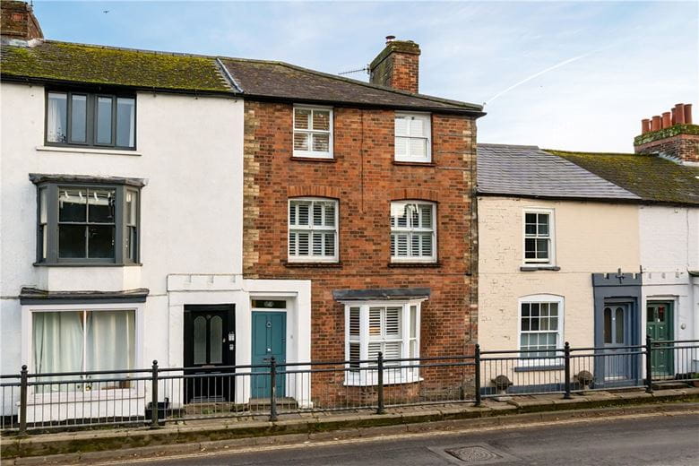 3 bedroom house, High Street, Marlborough SN8 - Available