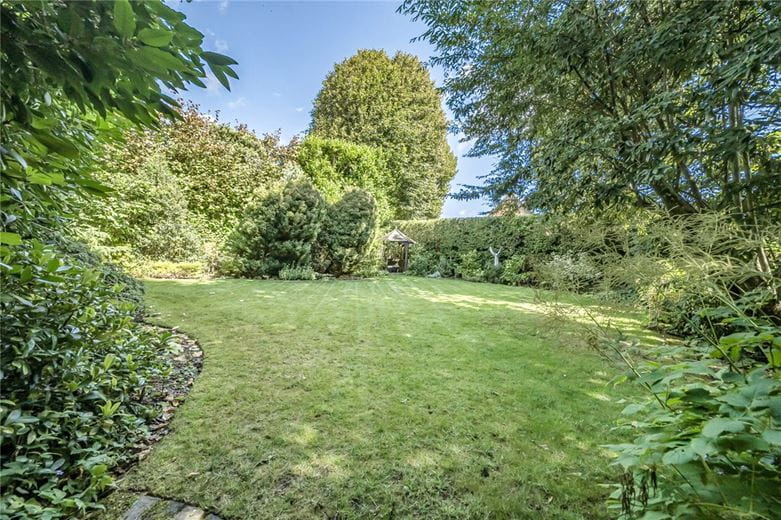 5 bedroom house, Leaze Road, Marlborough SN8 - Available