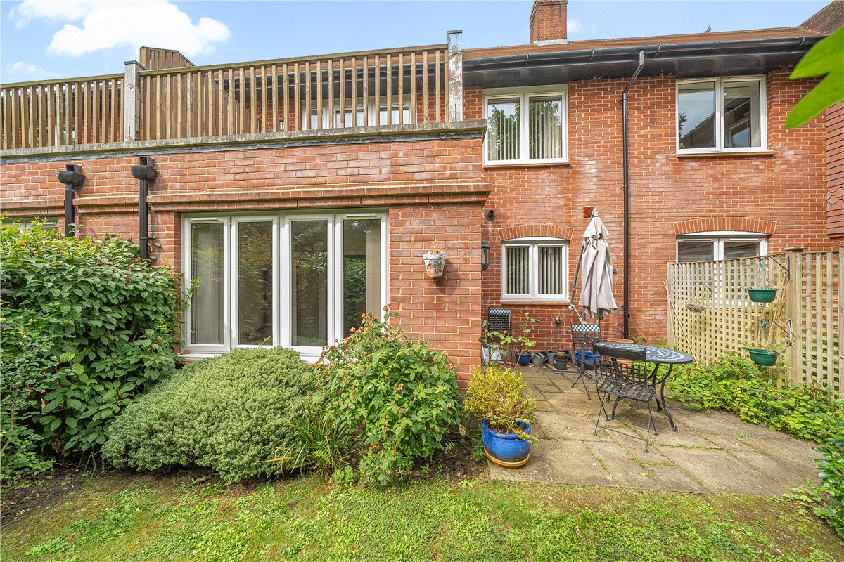 3 bedroom house, Priory Court, Marlborough SN8 - Available