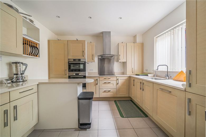 3 bedroom house, Priory Court, Marlborough SN8 - Available