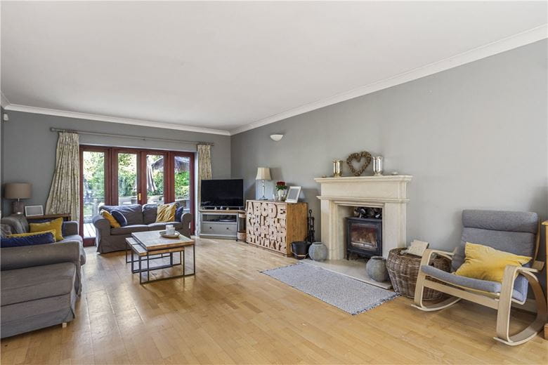 6 bedroom house, Kelham Gardens, Marlborough SN8 - Available