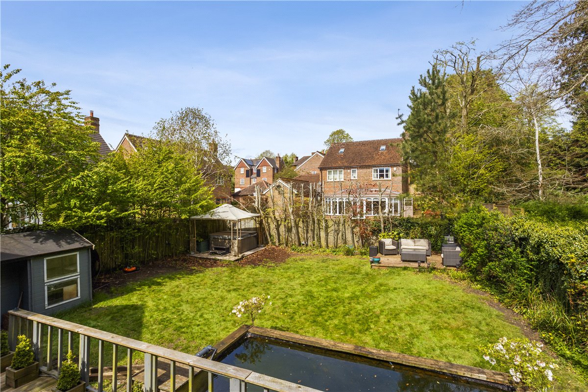 6 bedroom house, Kelham Gardens, Marlborough SN8 - Available