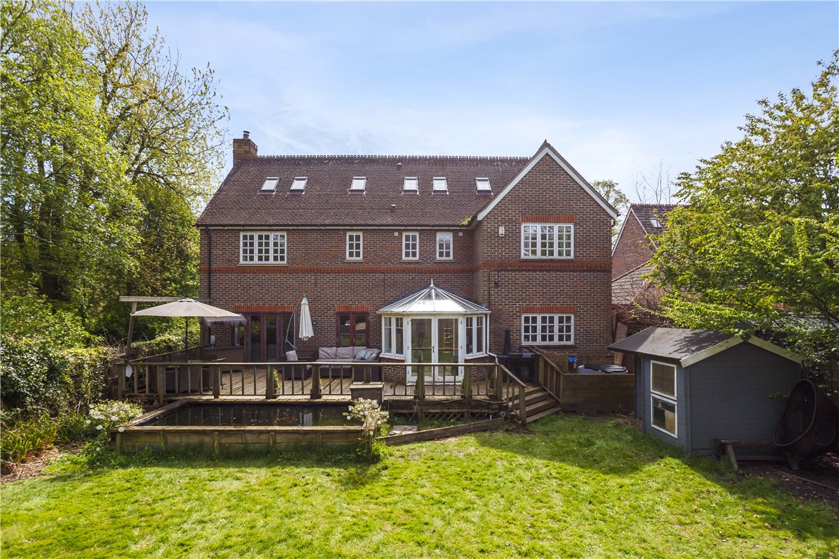 6 bedroom house, Kelham Gardens, Marlborough SN8 - Available