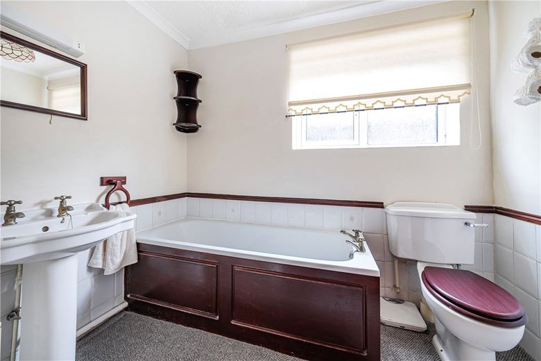 4 bedroom bungalow, High Street, Burbage SN83AR - Sold STC