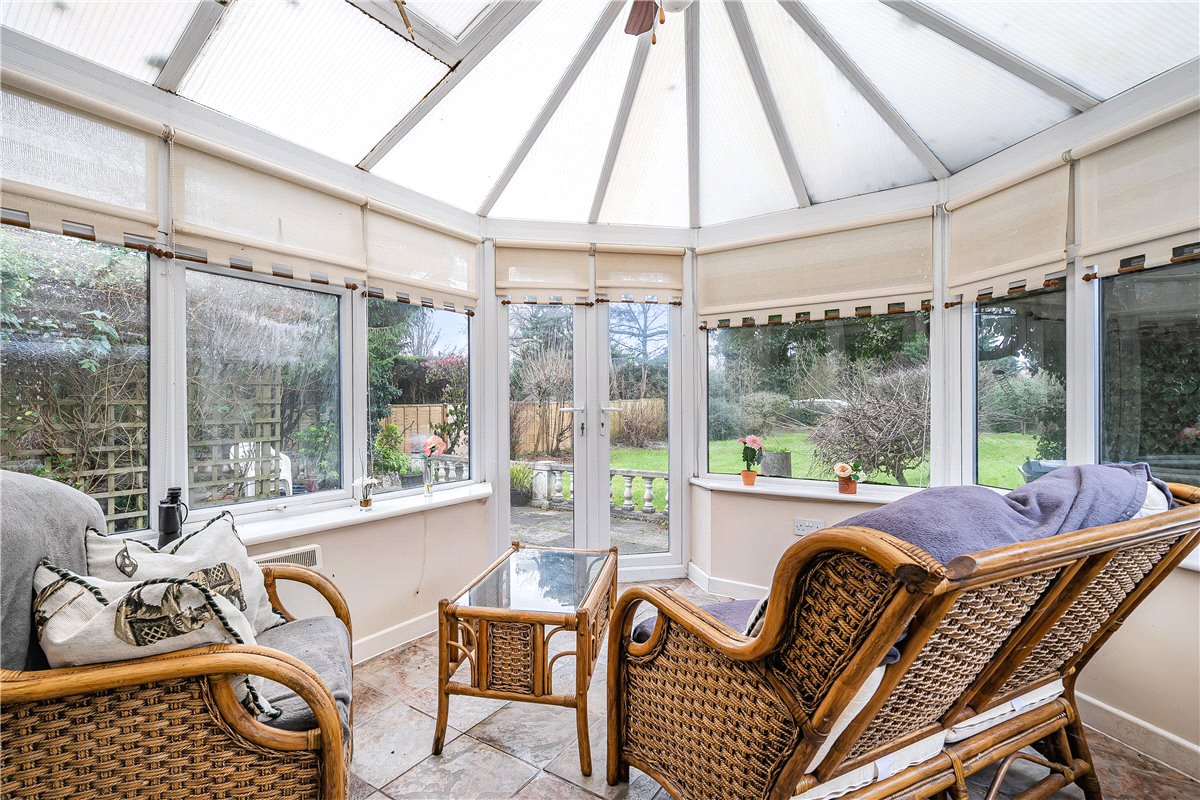 4 bedroom bungalow, High Street, Burbage SN83AR - Sold STC