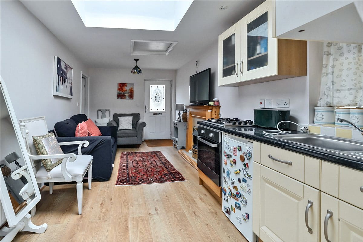 5 bedroom house, Clench Common, Marlborough SN8 - Available