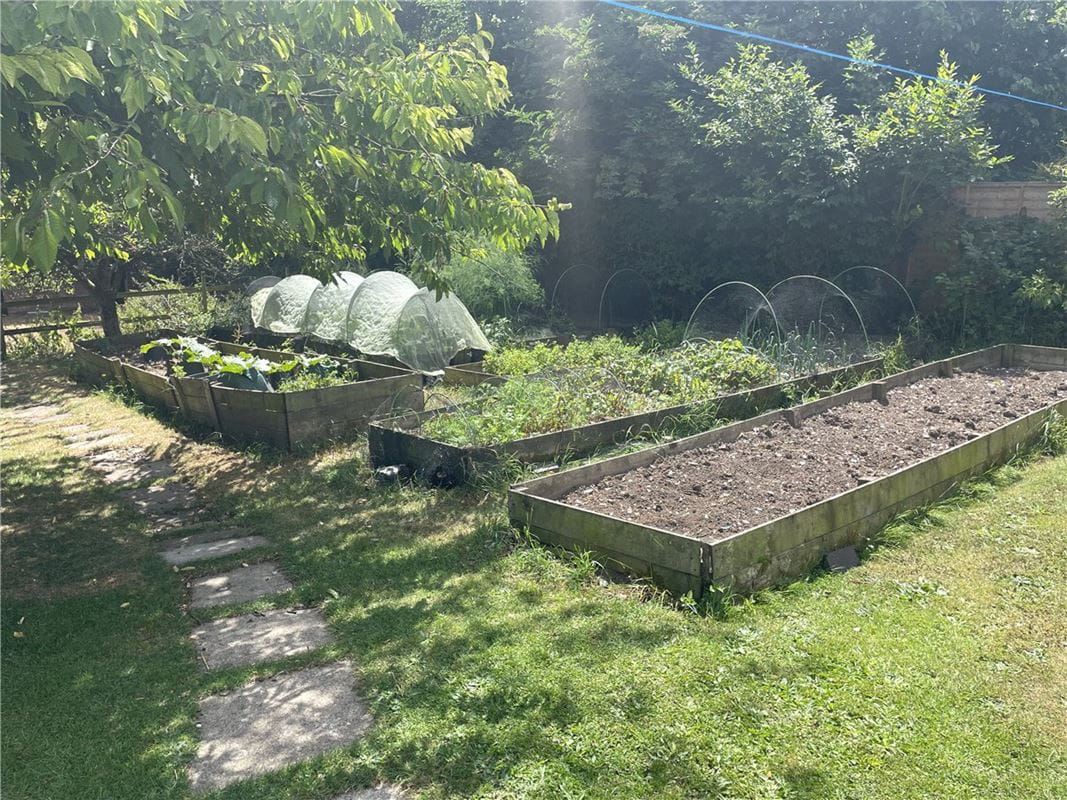 3 bedroom house, Newtown, Shalbourne SN8 - Sold STC