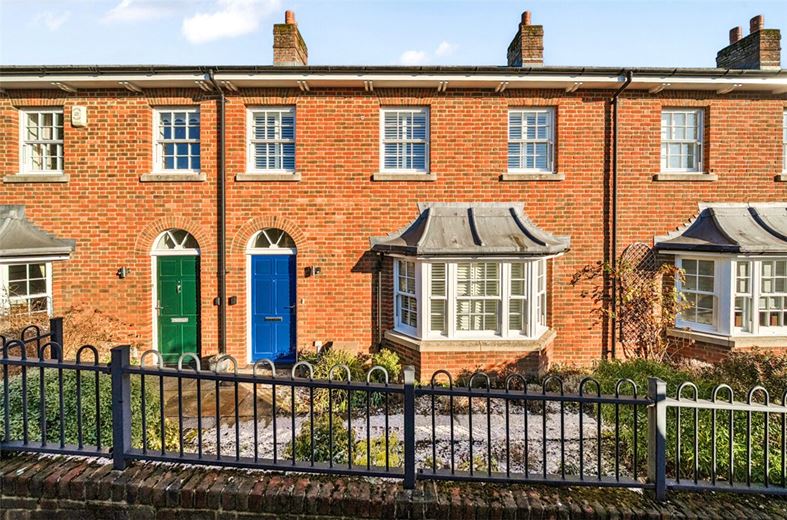 3 bedroom house, Clarendon Court, Marlborough SN8 - Available