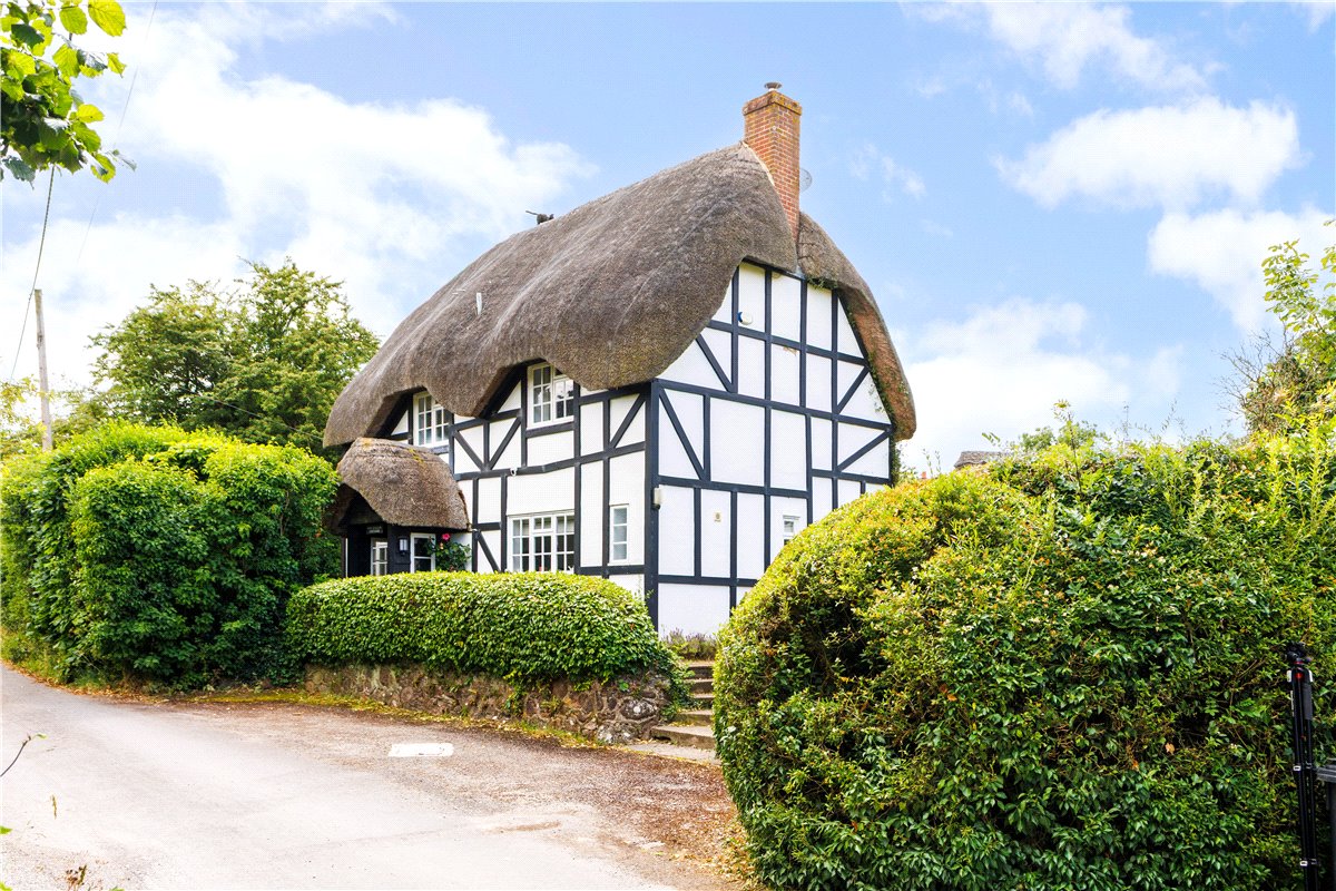 3 bedroom house, Hallam Cottages, Southend SN8 - Sold STC