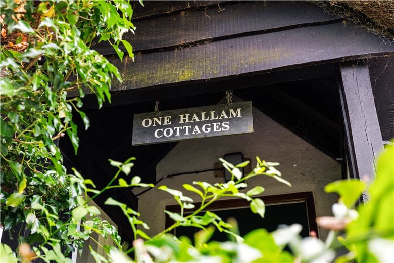 3 bedroom house, Hallam Cottages, Southend SN8 - Sold STC