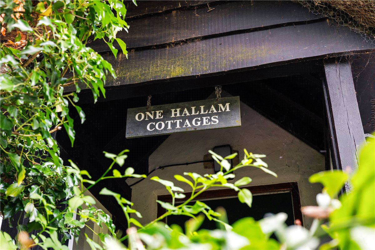 3 bedroom house, Hallam Cottages, Southend SN8 - Sold STC