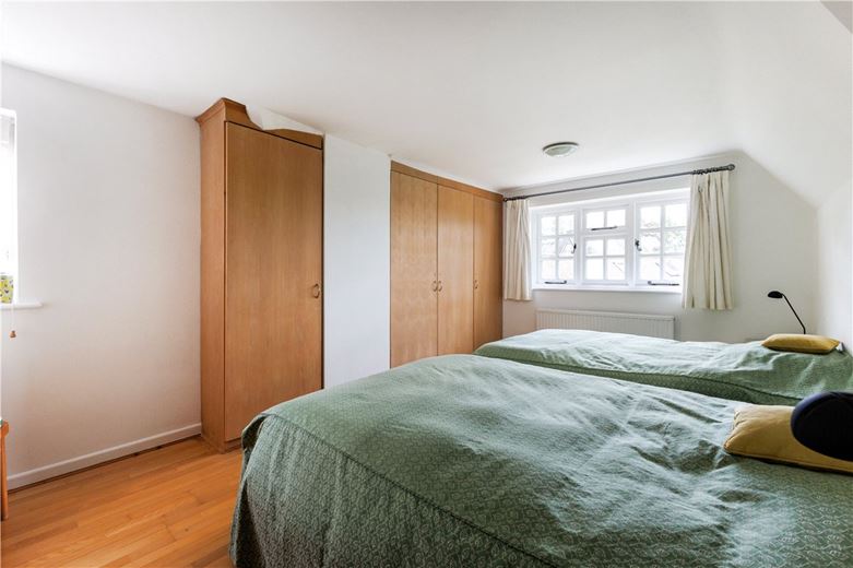 3 bedroom house, Hallam Cottages, Southend SN8 - Sold STC