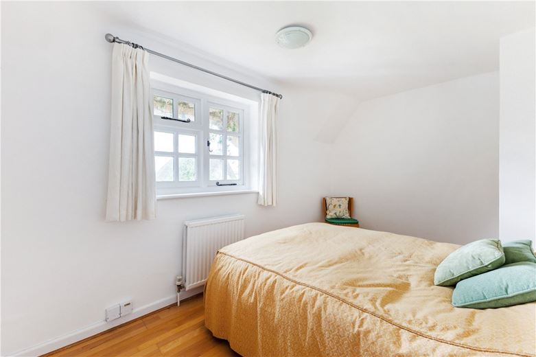 3 bedroom house, Hallam Cottages, Southend SN8 - Sold STC