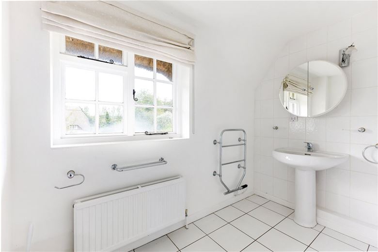 3 bedroom house, Hallam Cottages, Southend SN8 - Sold STC