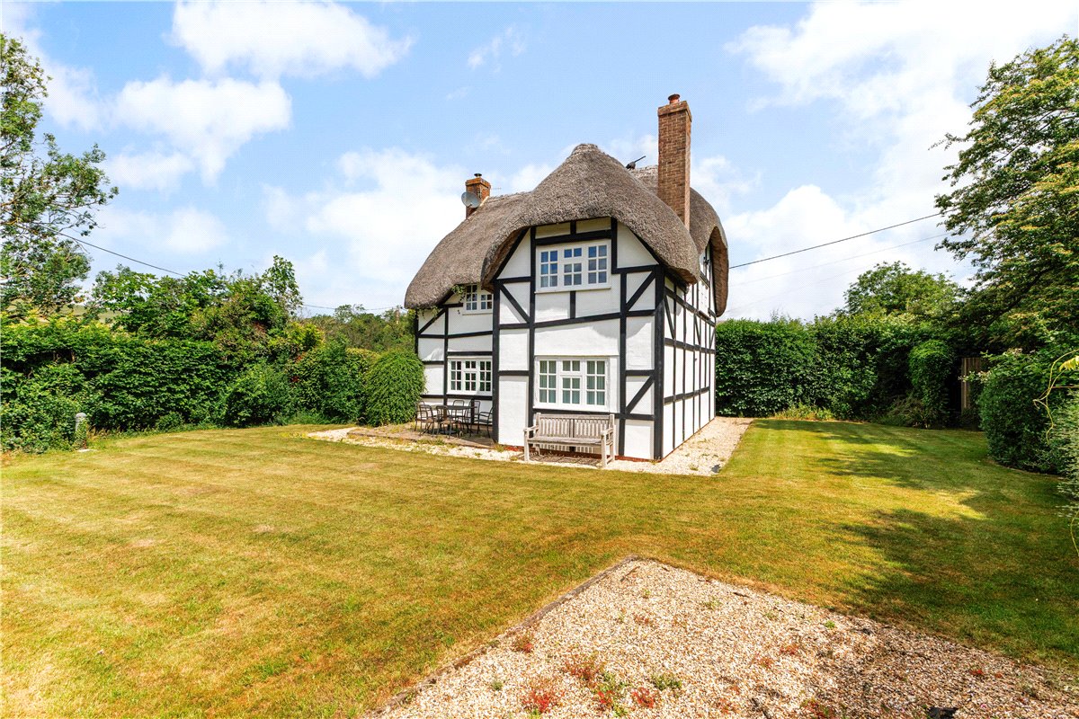 3 bedroom house, Hallam Cottages, Southend SN8 - Sold STC