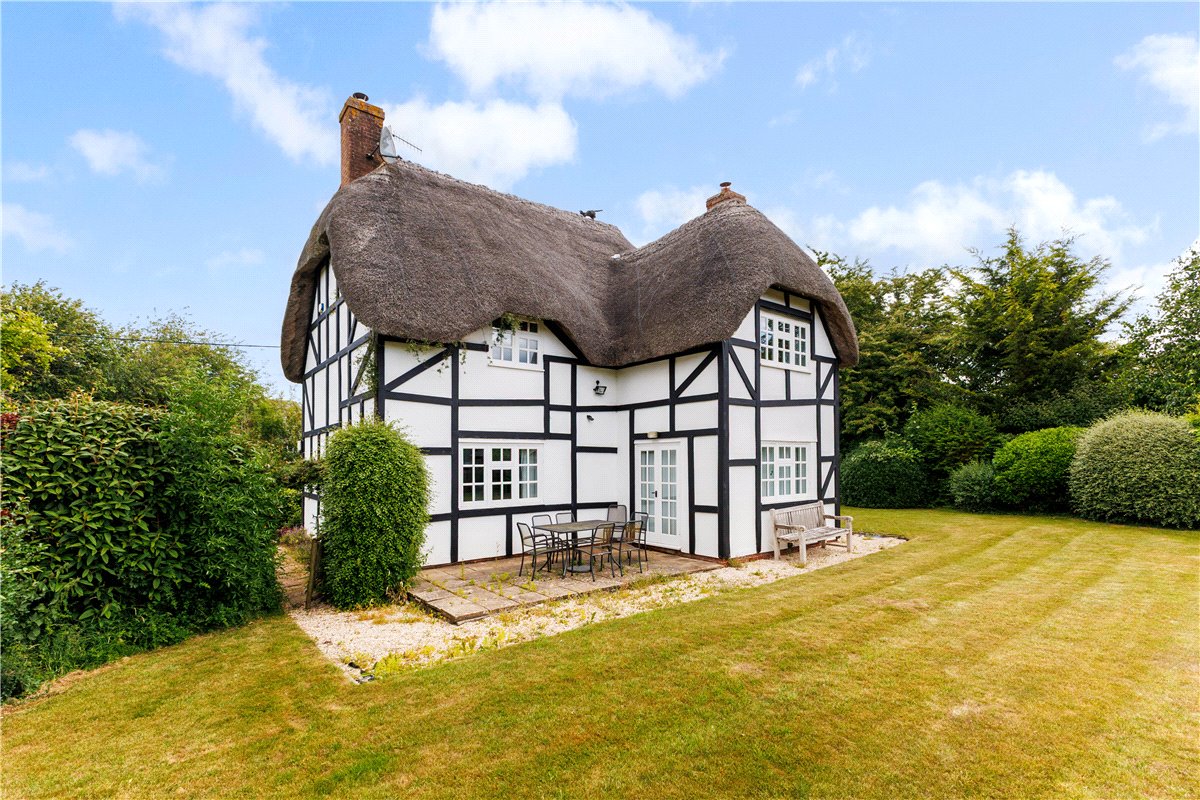 3 bedroom house, Hallam Cottages, Southend SN8 - Sold STC