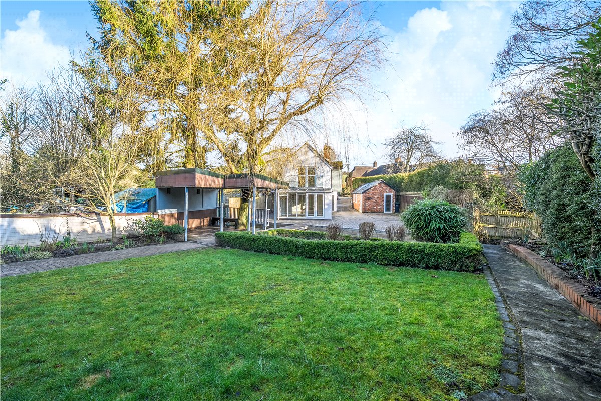 3 bedroom cottage, Wilton, Marlborough SN8 - Available