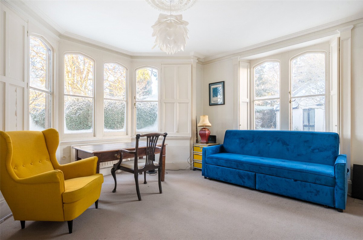 8 bedroom house, Castlefields, Calne SN11 - Available