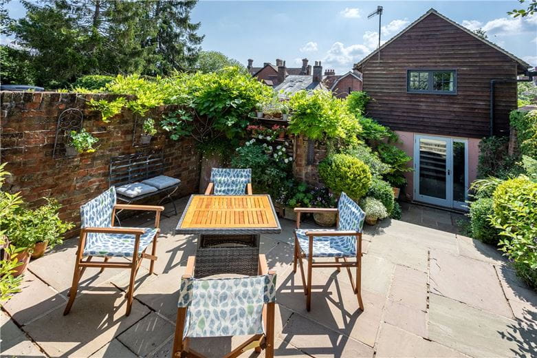 3 bedroom house, Neates Yard, Marlborough SN8 - Sold