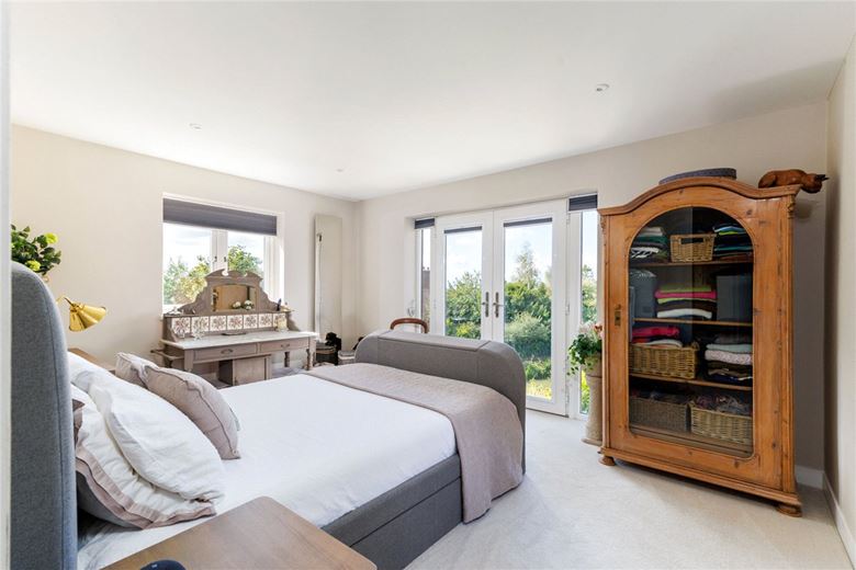 4 bedroom house, Honeystreet, Pewsey SN9 - Available