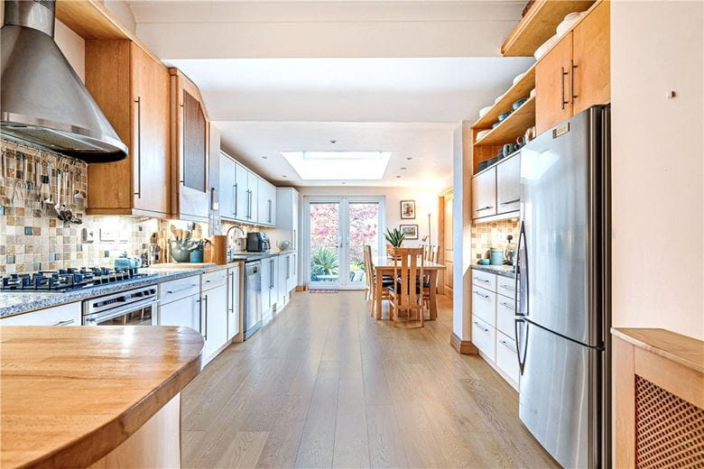 4 bedroom house, High Street, Manton SN8 - Available