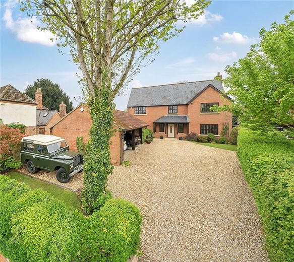 5 bedroom house, Netherstreet, Bromham SN15 - Available