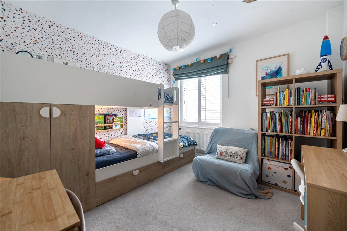 4 bedroom house, Ducks Meadow, Marlborough SN8 - Available