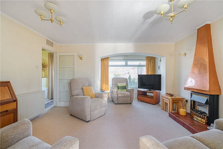 4 bedroom house, Ailesbury Way, Burbage SN8 - Available