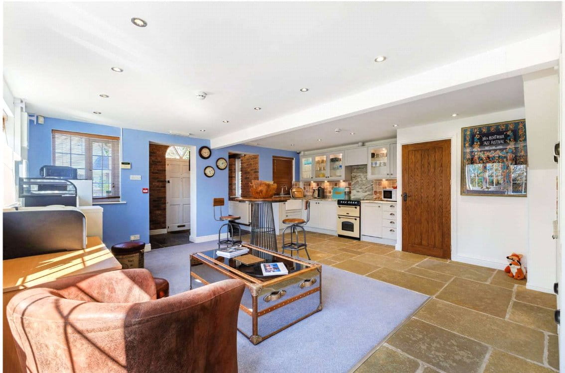 4 bedroom house, Pall Mall, Burbage SN8 - Available