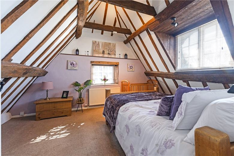 4 bedroom cottage, Church Road, Wanborough SN4 - Available