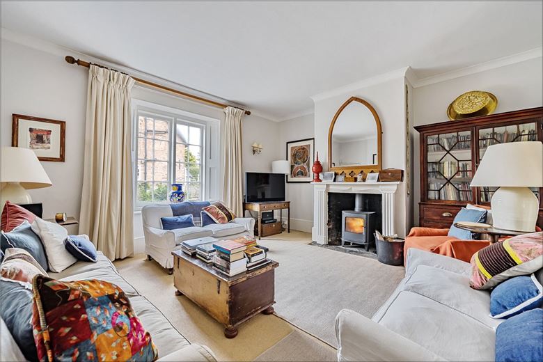 4 bedroom house, High Street, Urchfont SN10 - Available