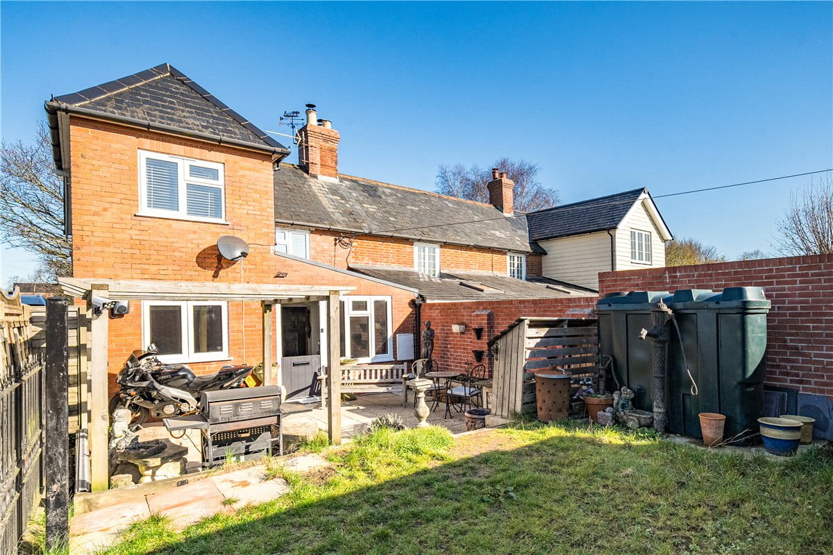 2 bedroom cottage, Broad Street, Beechingstoke SN9 - Available