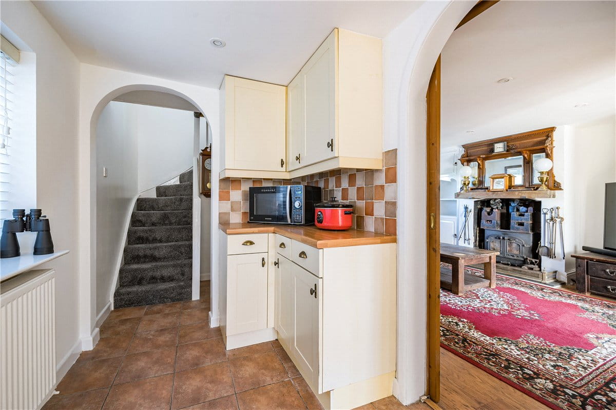 2 bedroom cottage, Broad Street, Beechingstoke SN9 - Available