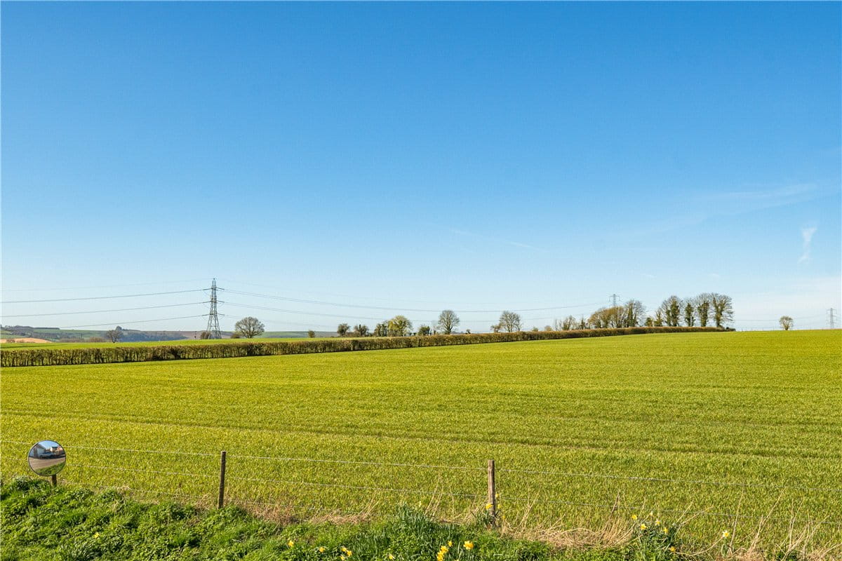 2 bedroom cottage, Broad Street, Beechingstoke SN9 - Available