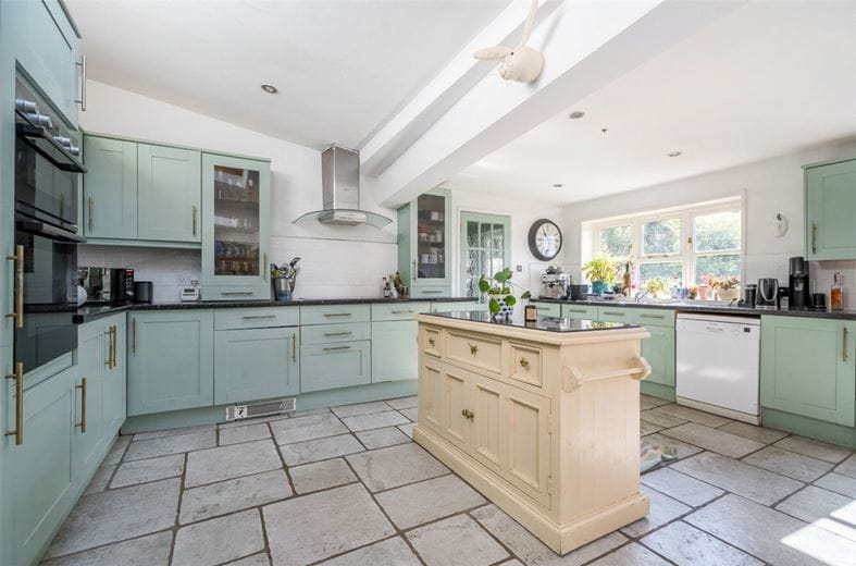 4 bedroom house, Oare, Marlborough SN8 - Available