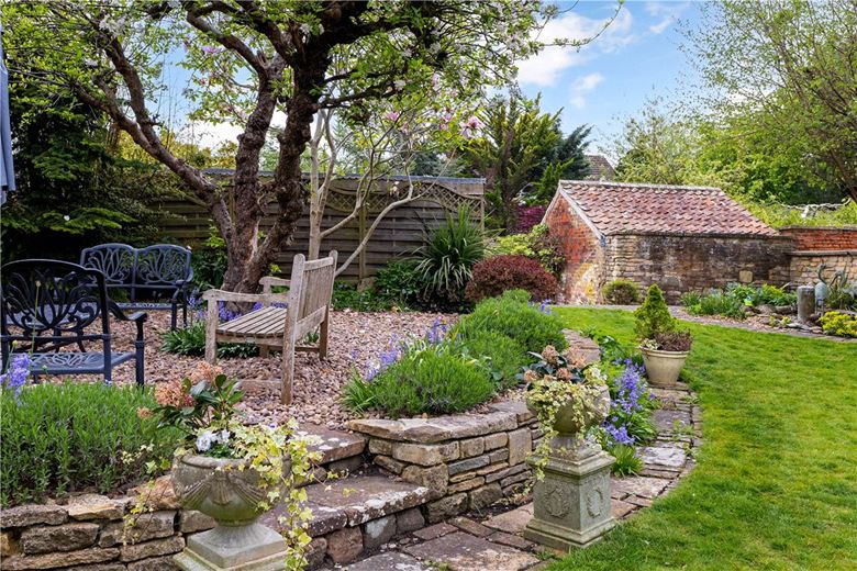 6 bedroom house, The Green, Calne SN11 - Sold