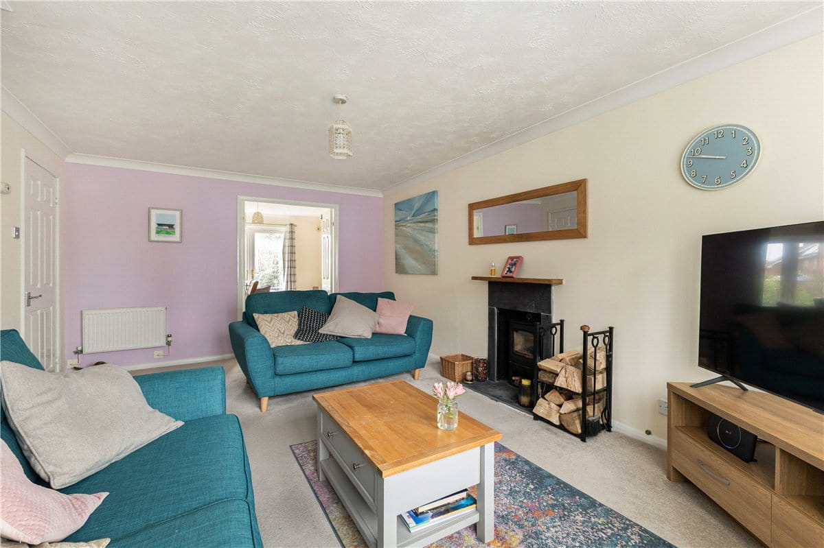 4 bedroom house, Davies Close, Marlborough SN8 - Available